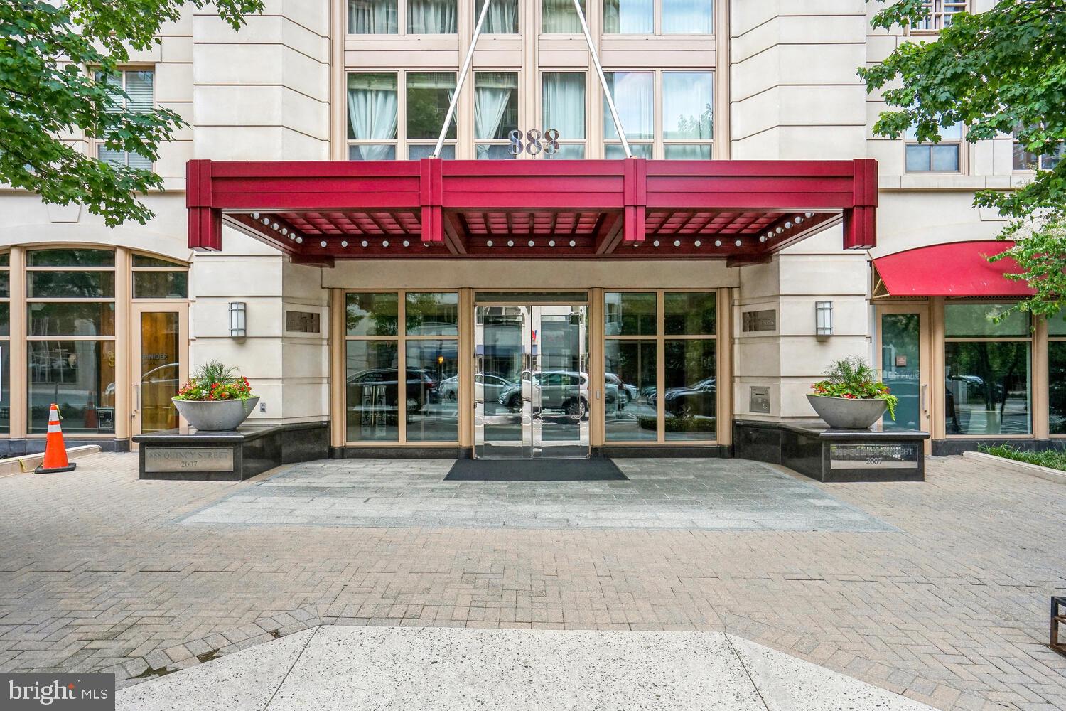 888 N QUINCY STREET 1407