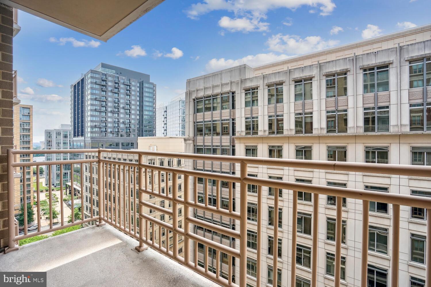 888 N QUINCY STREET 1407
