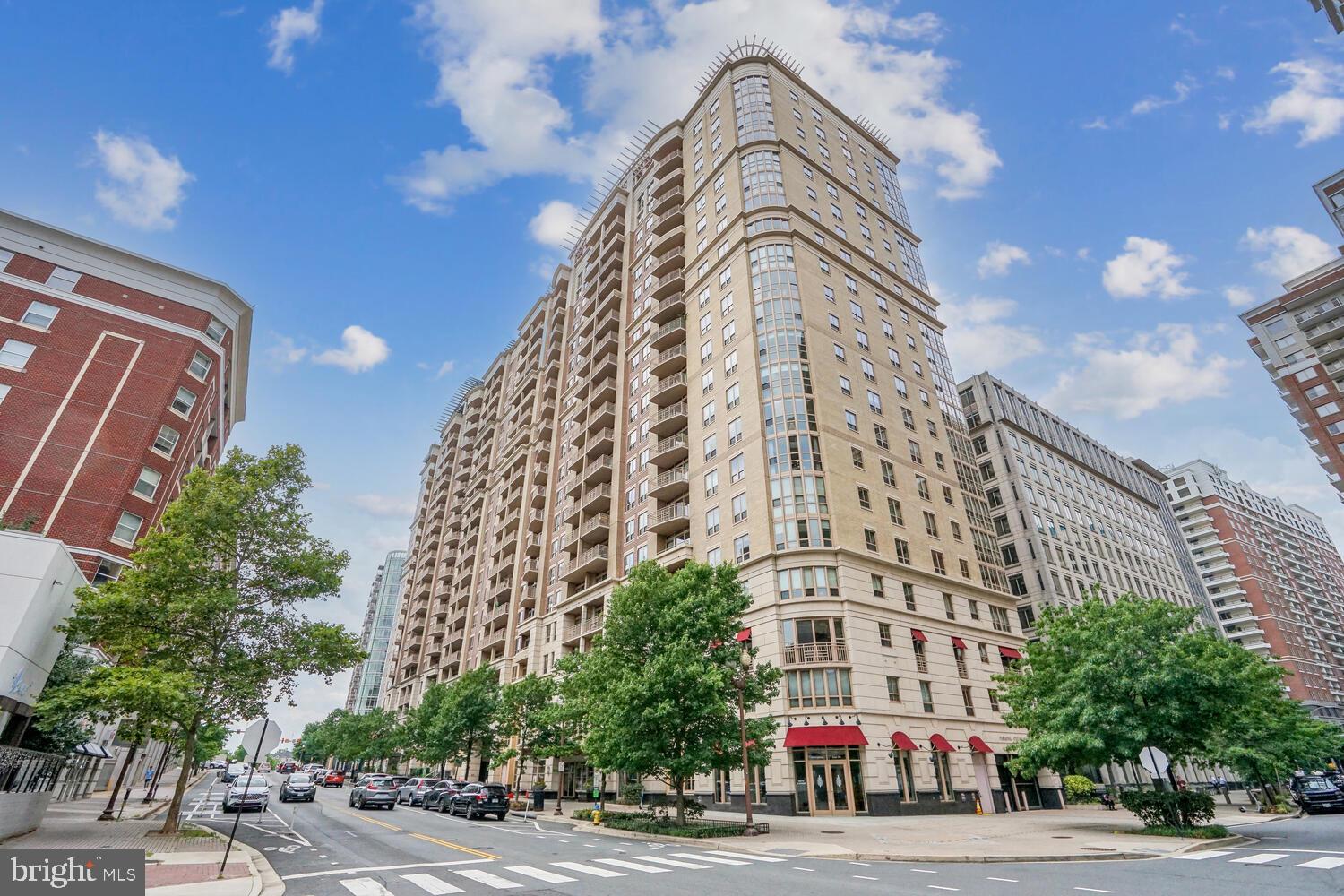 888 N QUINCY STREET 1407