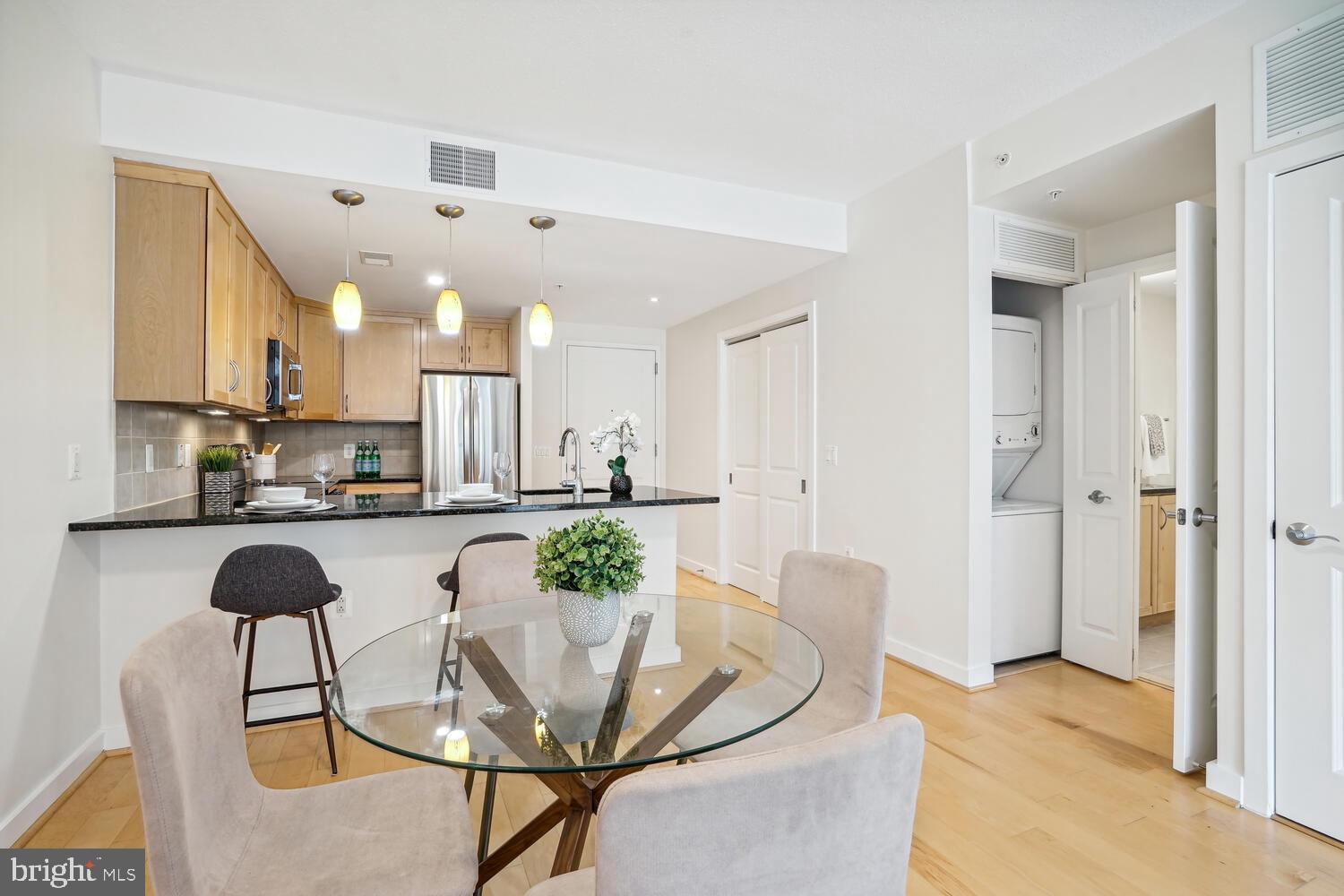 888 N QUINCY STREET 1407