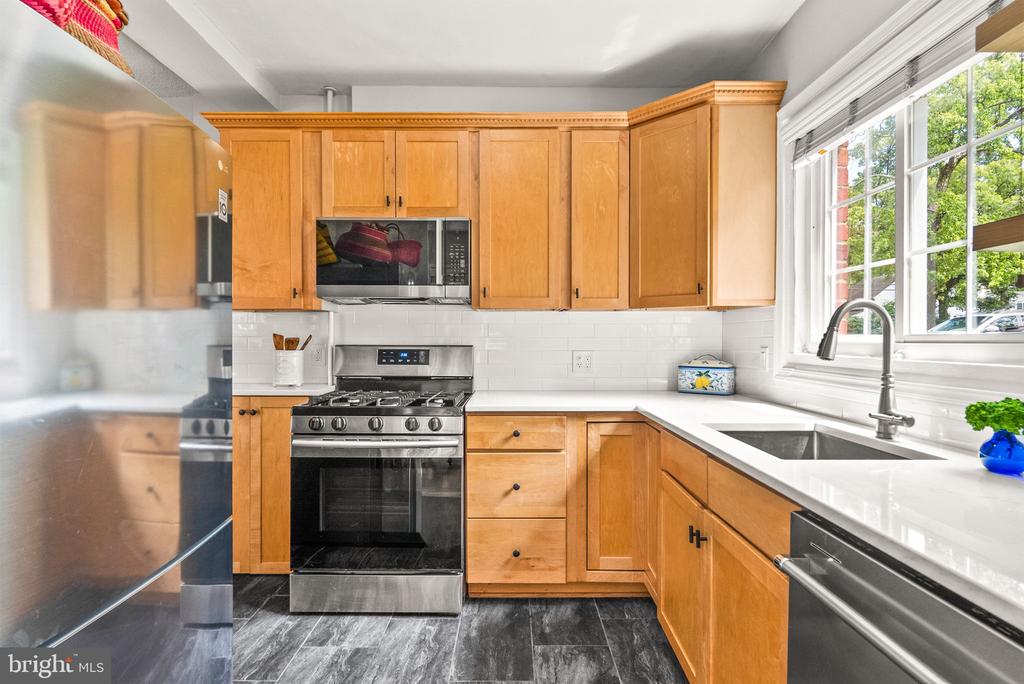3414 GUNSTON ROAD