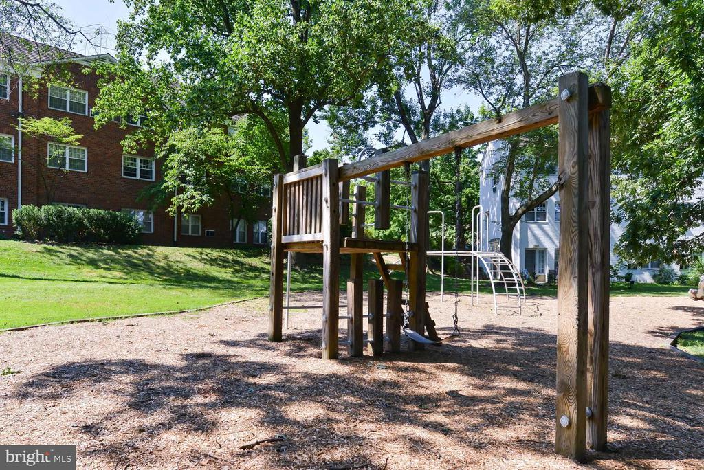 3414 GUNSTON ROAD