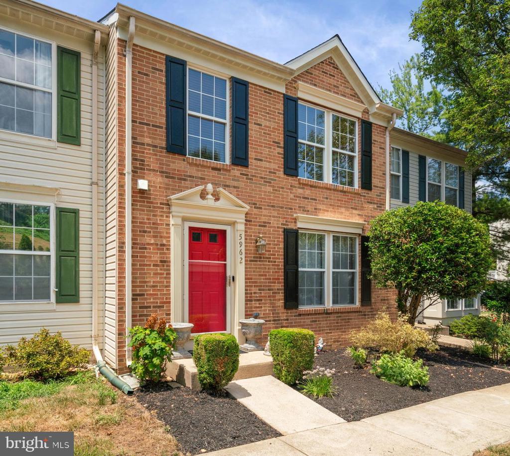 5962 EDGEHILL COURT
