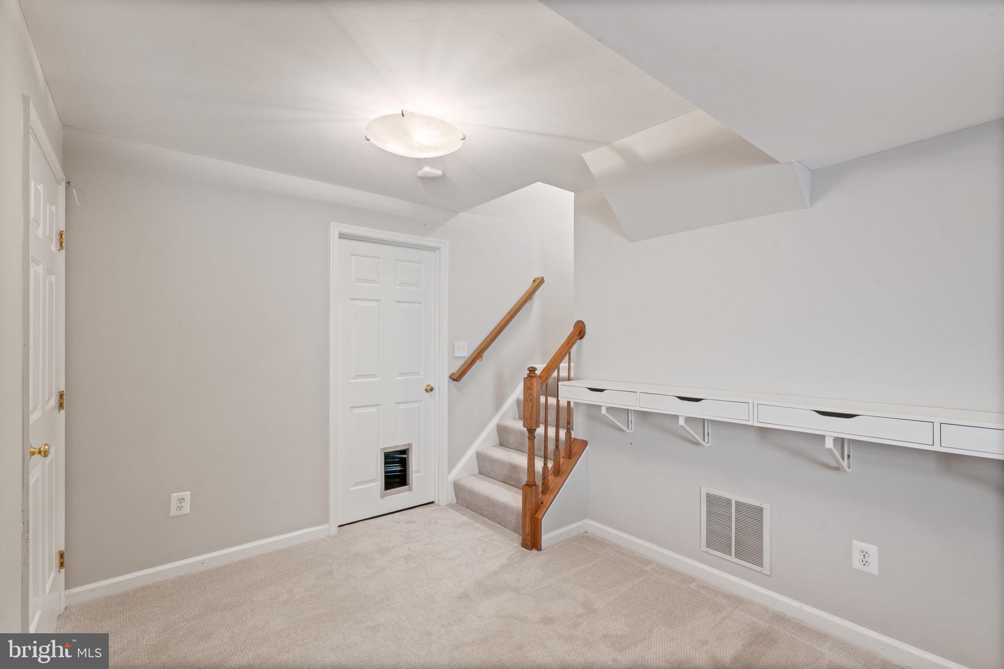 5962 EDGEHILL COURT