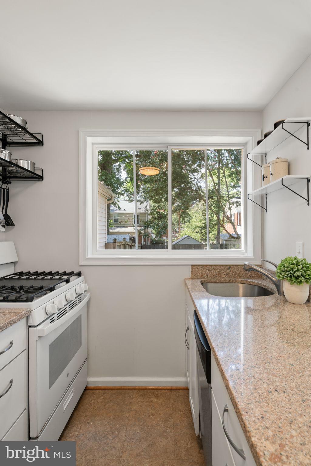 5934 WILLIAMSBURG ROAD