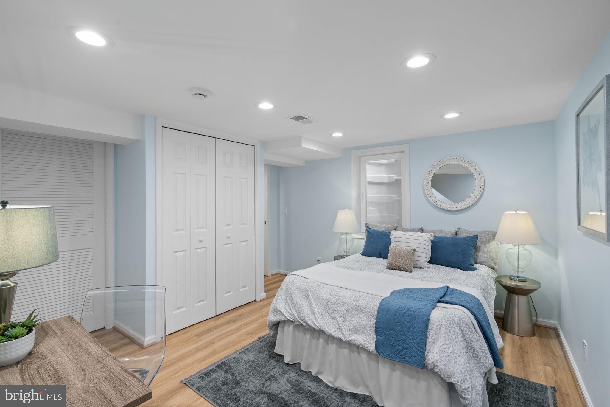 5934 WILLIAMSBURG ROAD
