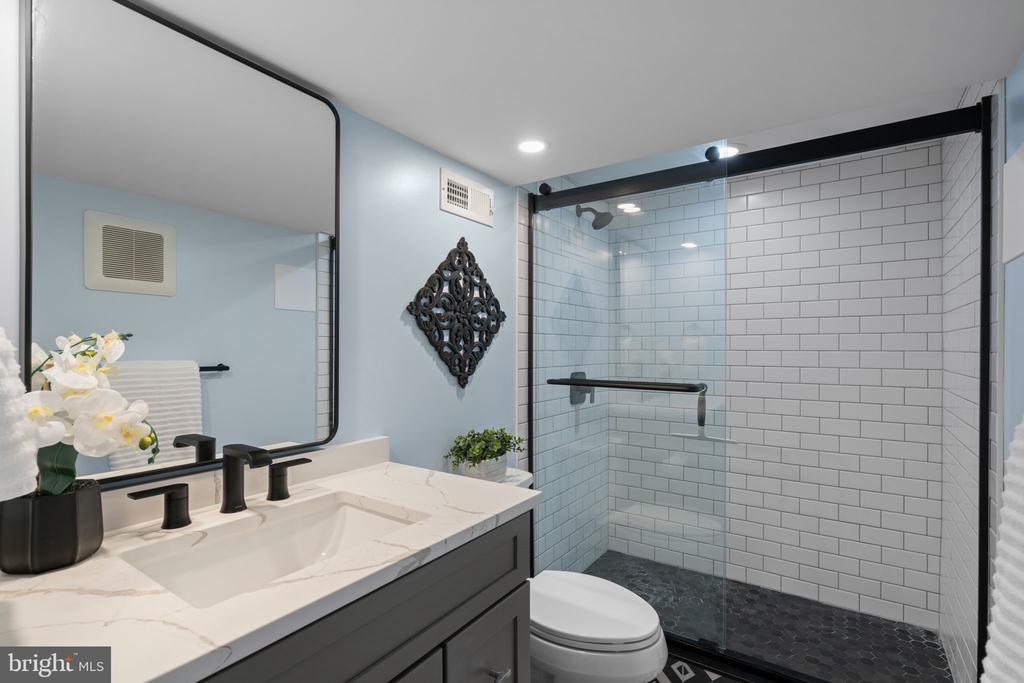 5934 WILLIAMSBURG ROAD