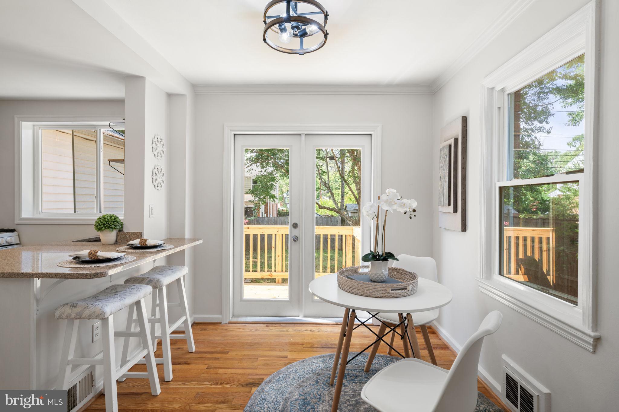 5934 WILLIAMSBURG ROAD