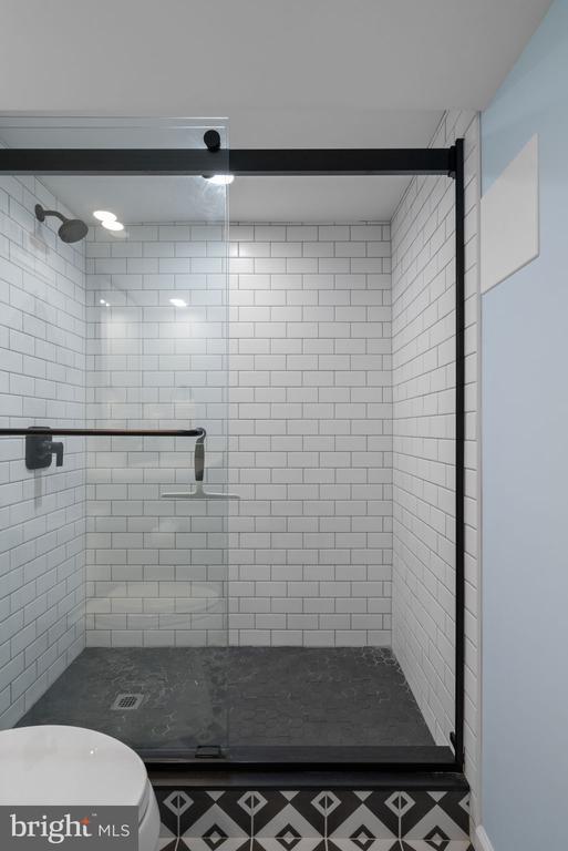 5934 WILLIAMSBURG ROAD