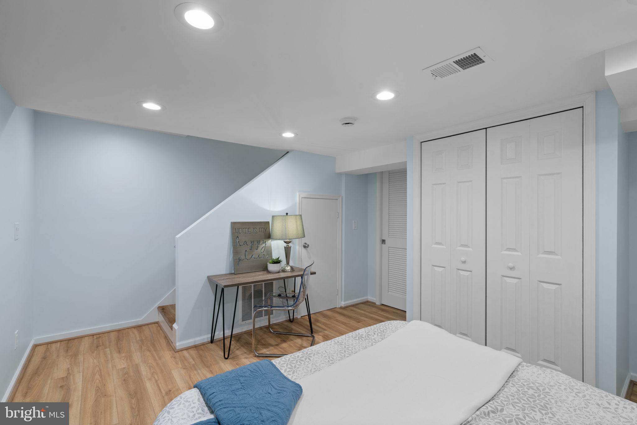 5934 WILLIAMSBURG ROAD