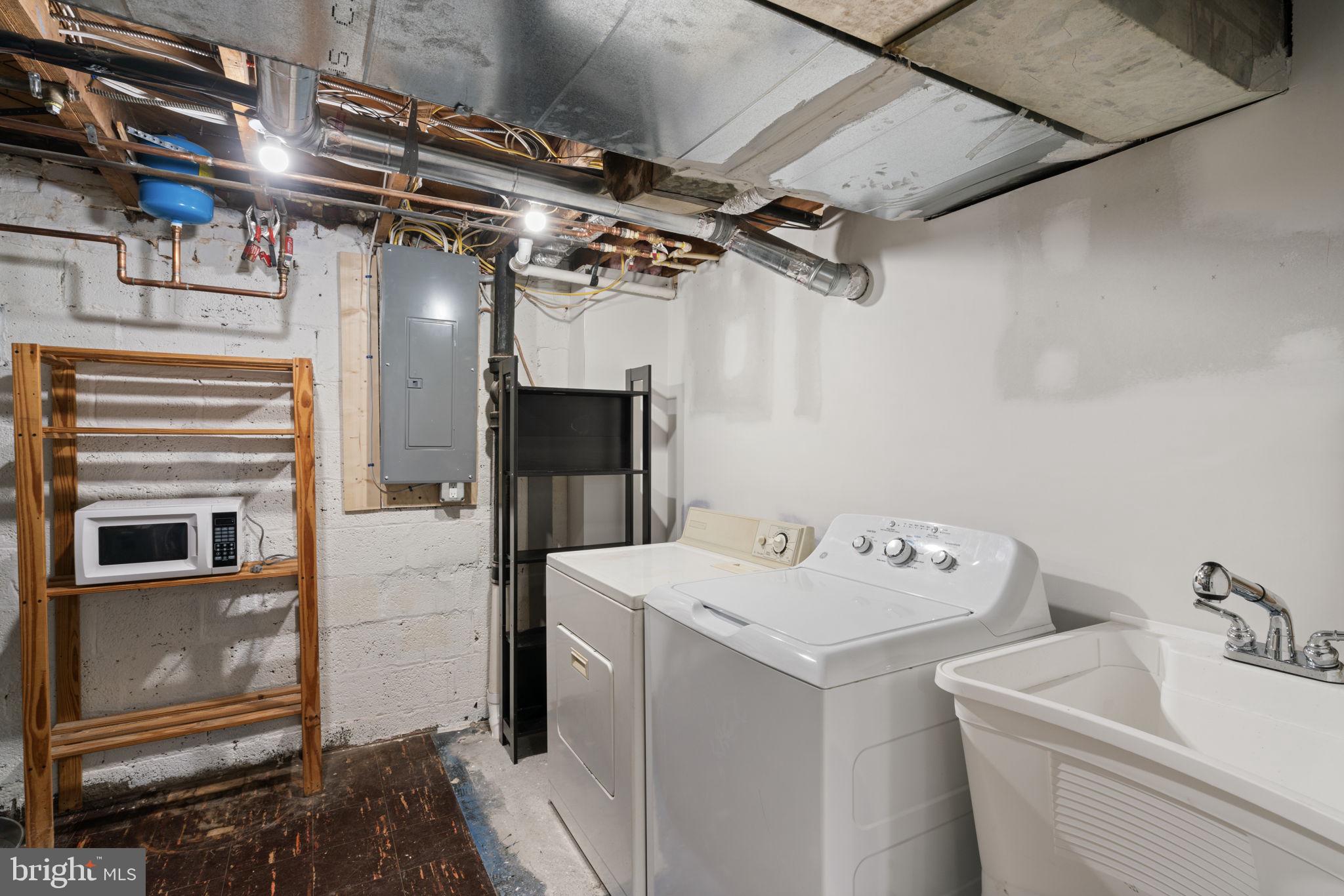 5934 WILLIAMSBURG ROAD