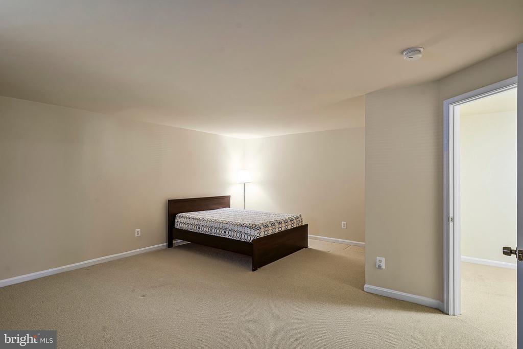 4741 FEATURE OAK WAY