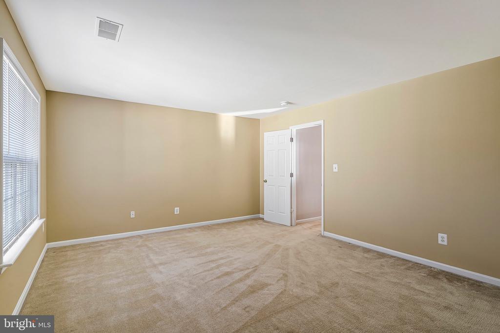 4741 FEATURE OAK WAY