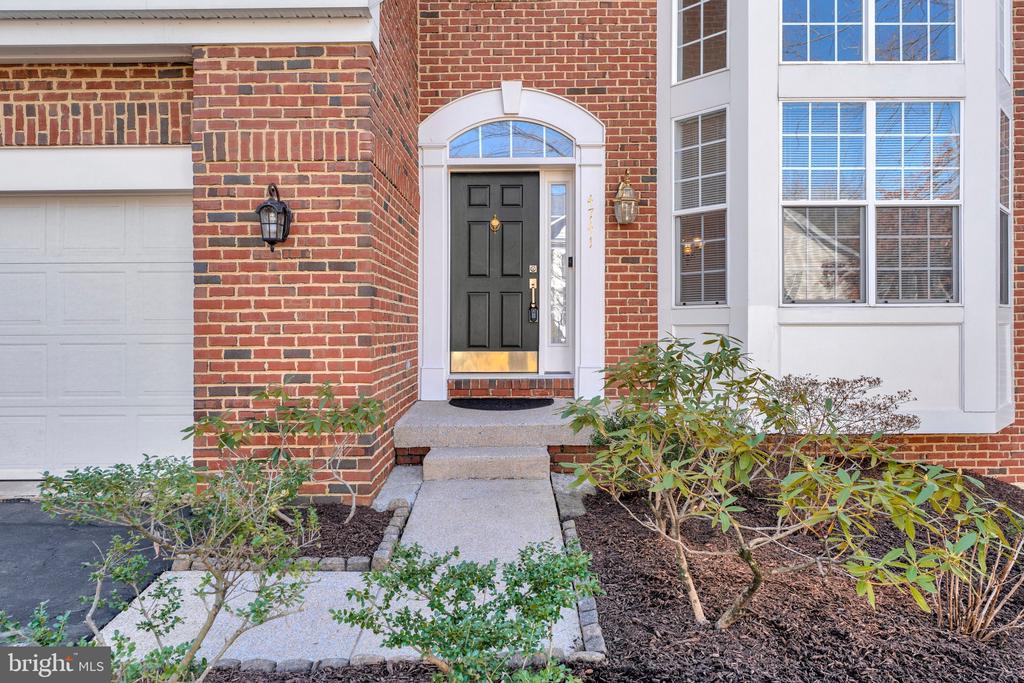 4741 FEATURE OAK WAY