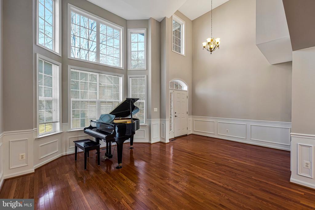 4741 FEATURE OAK WAY