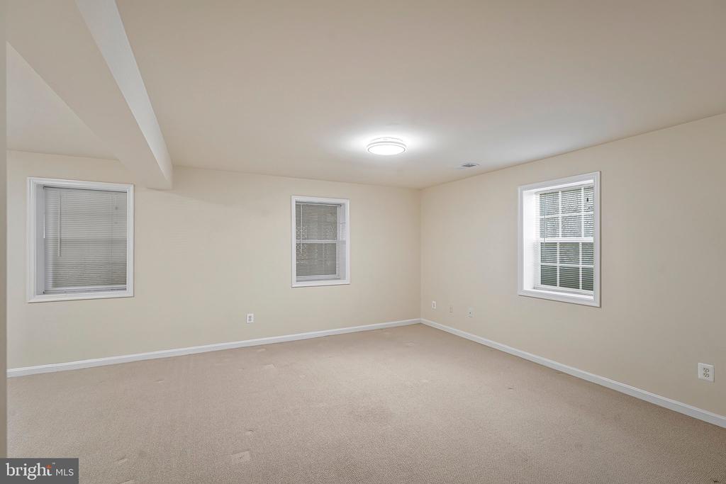4741 FEATURE OAK WAY
