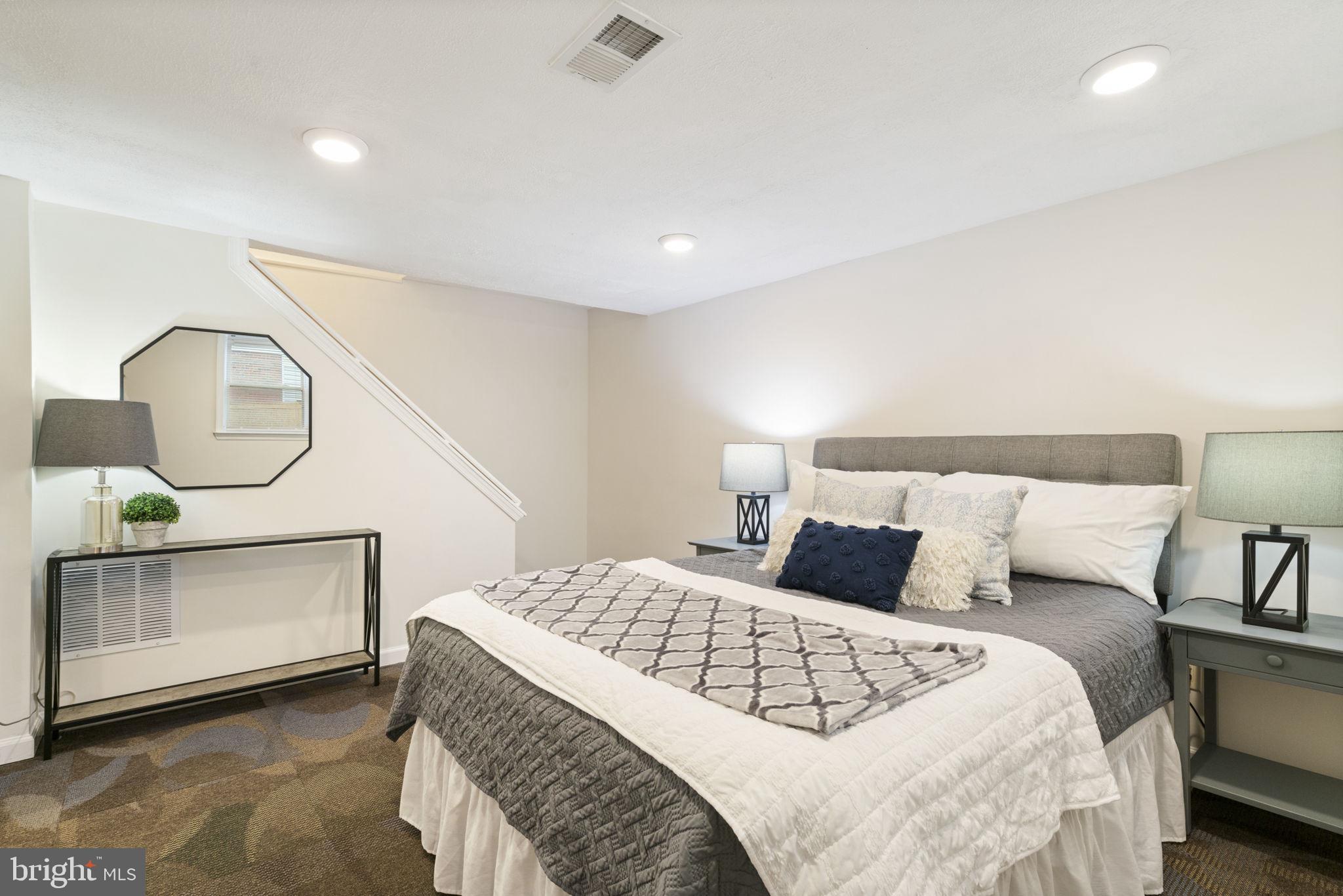 2732 FORT DRIVE