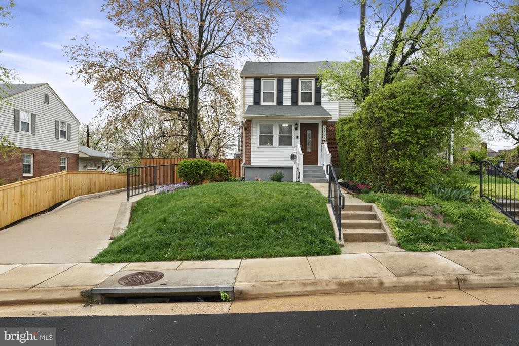 2732 FORT DRIVE