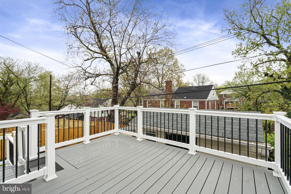 2732 FORT DRIVE