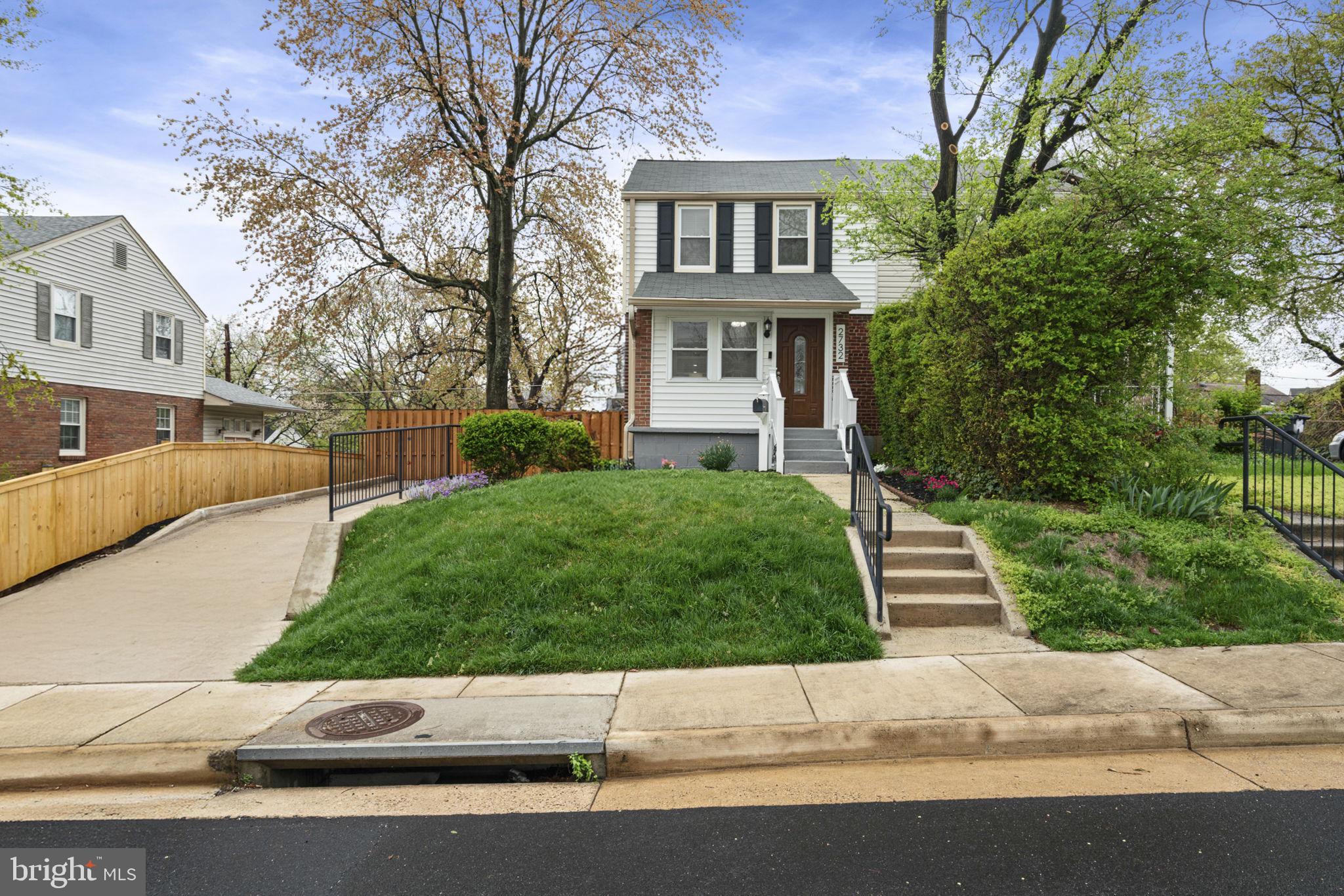 2732 FORT DRIVE