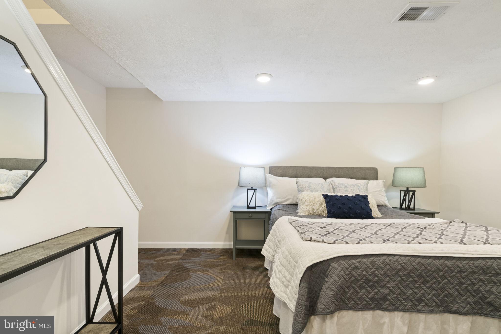 2732 FORT DRIVE