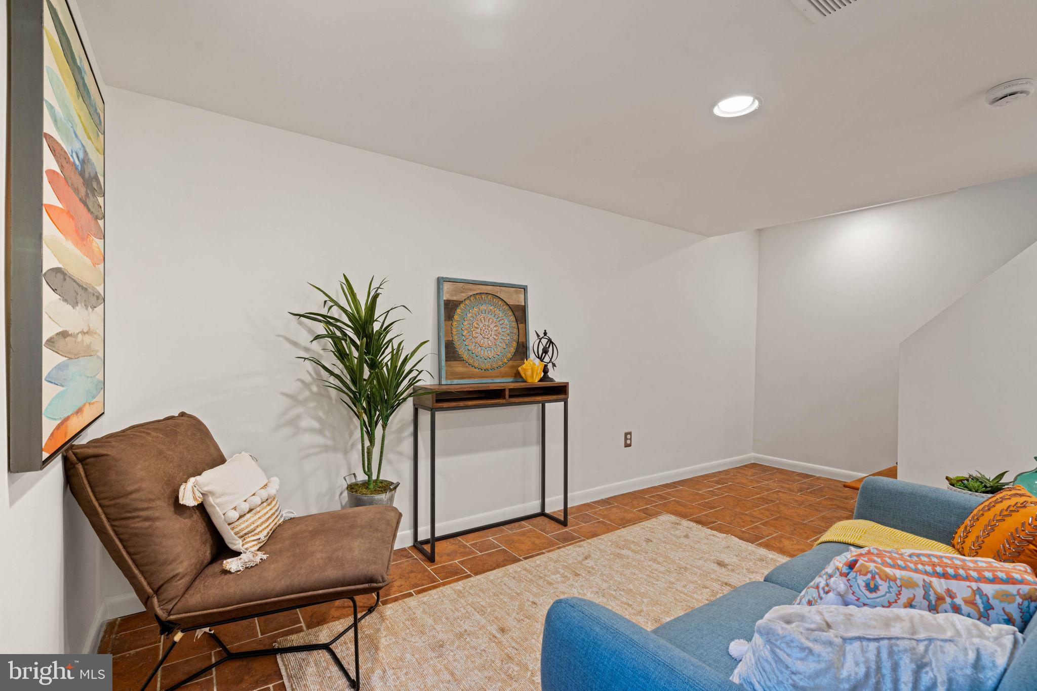 2719 FORT DRIVE