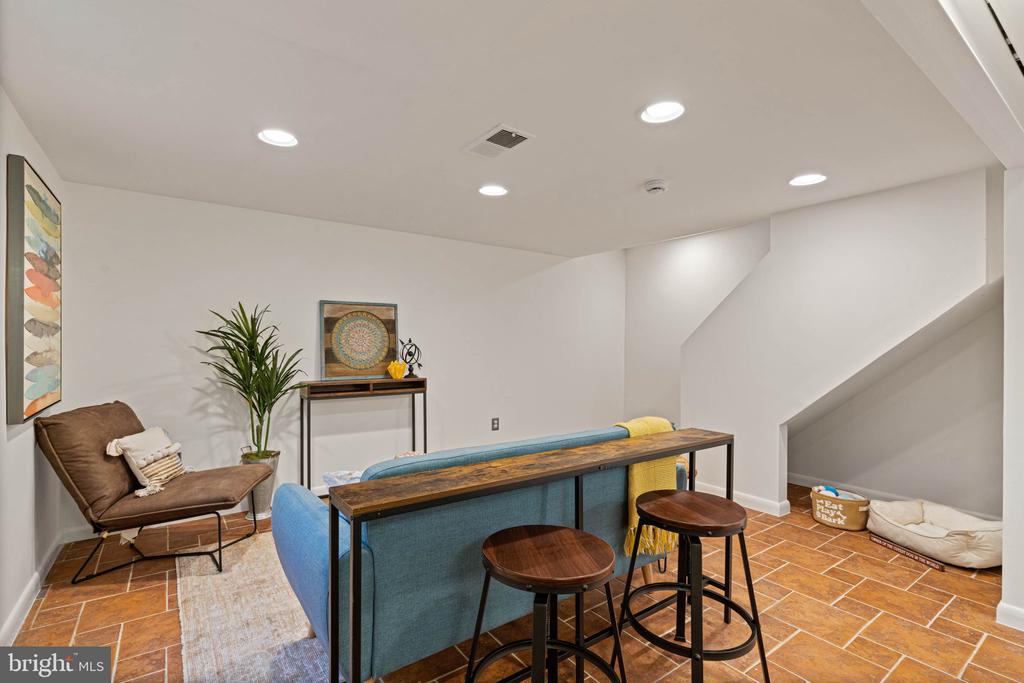 2719 FORT DRIVE