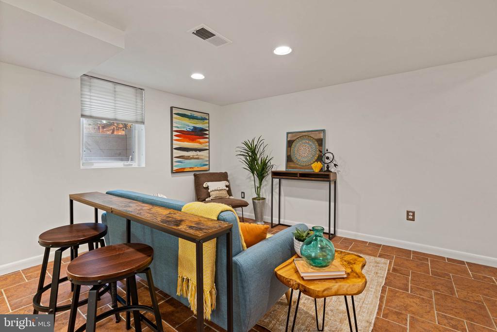 2719 FORT DRIVE