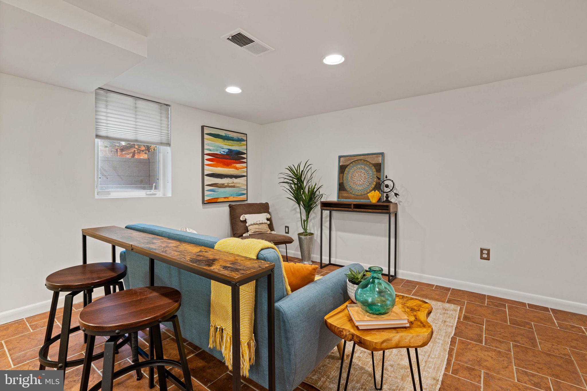 2719 FORT DRIVE