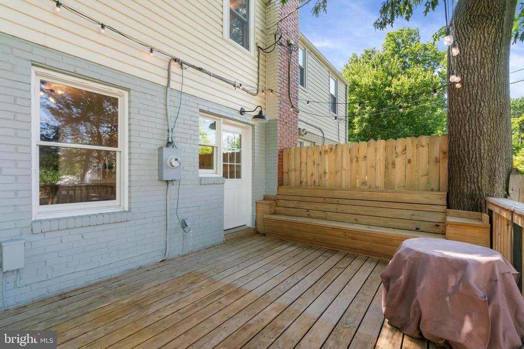 6002 WILLIAMSBURG ROAD