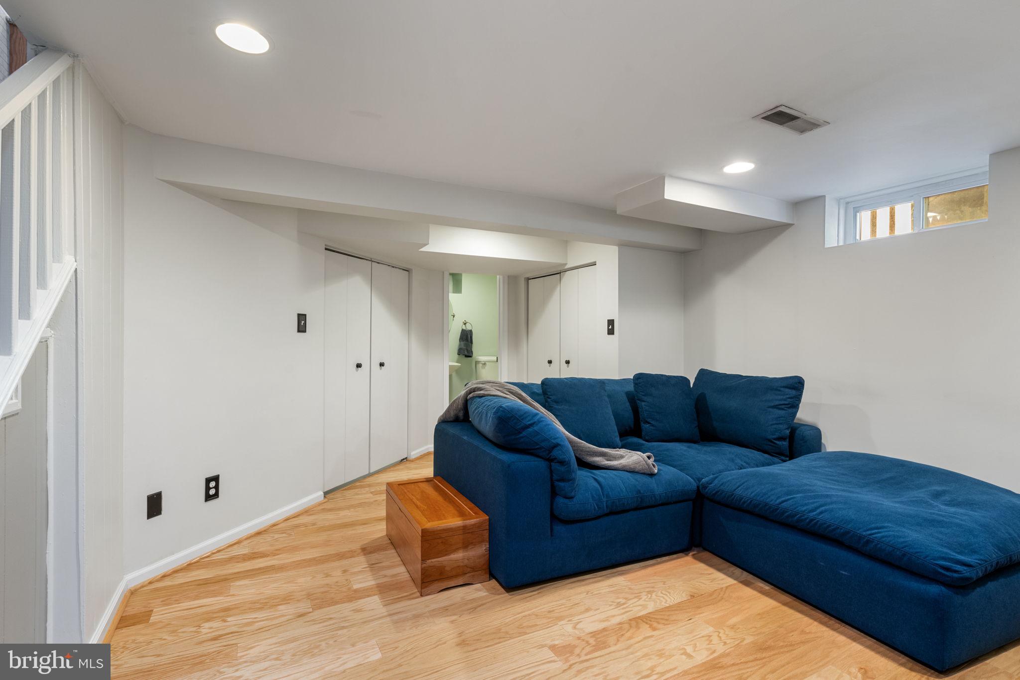 6002 WILLIAMSBURG ROAD
