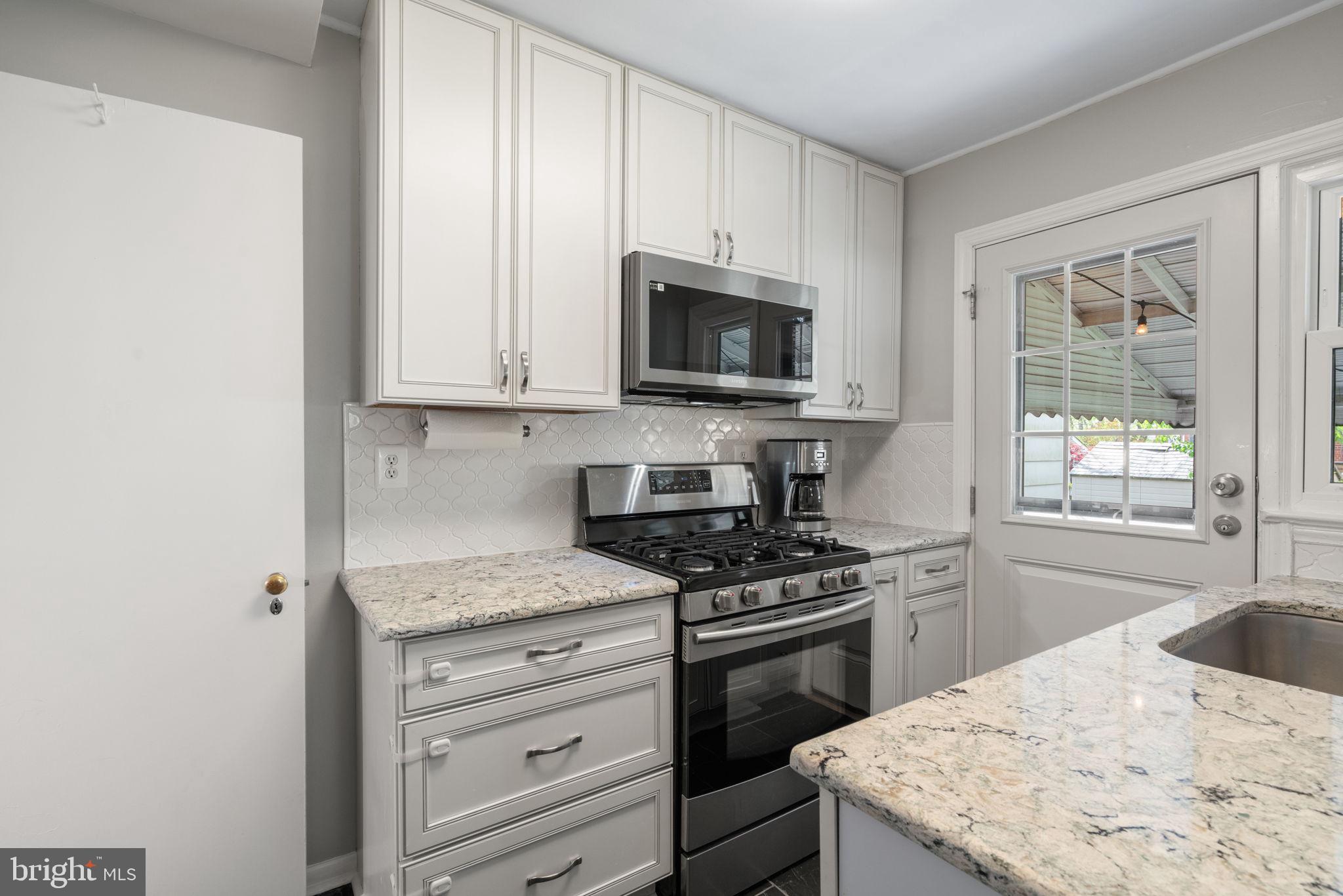 5950 WILLIAMSBURG ROAD