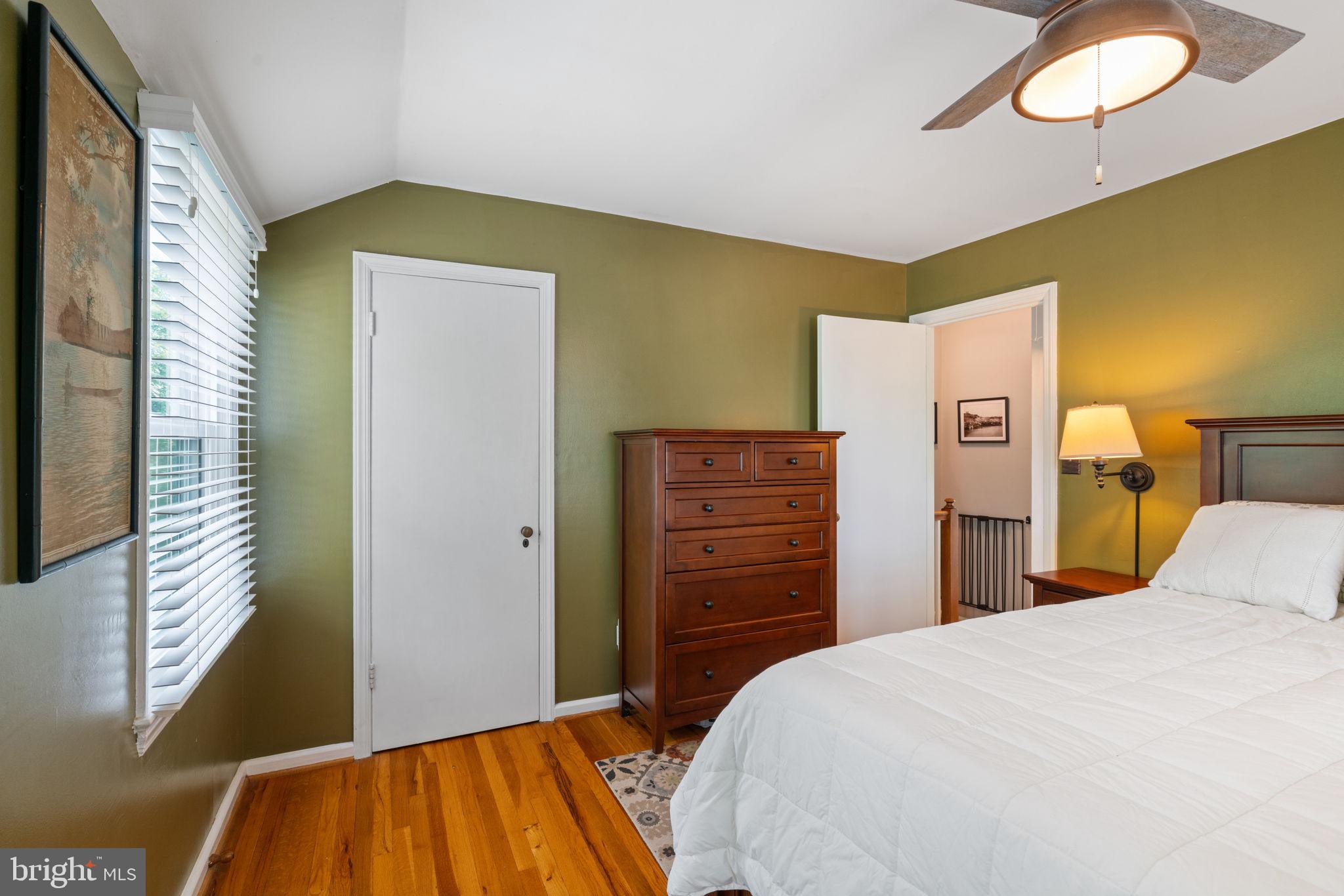 5950 WILLIAMSBURG ROAD