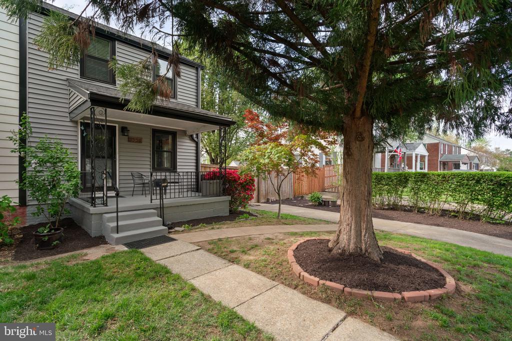 5950 WILLIAMSBURG ROAD