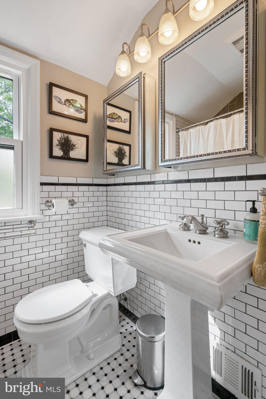 5950 WILLIAMSBURG ROAD