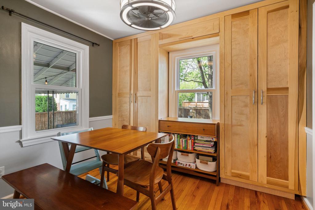 5950 WILLIAMSBURG ROAD