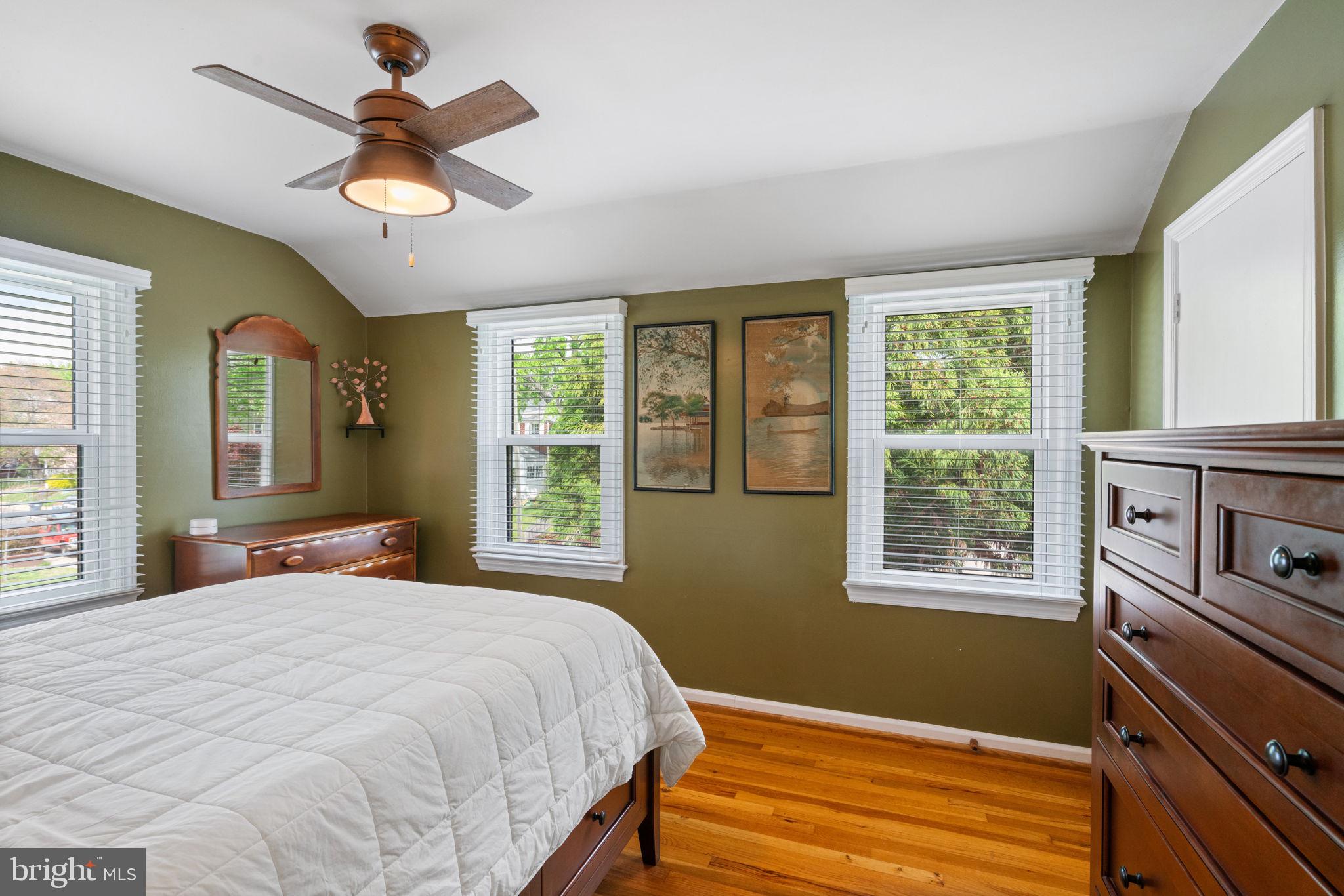 5950 WILLIAMSBURG ROAD