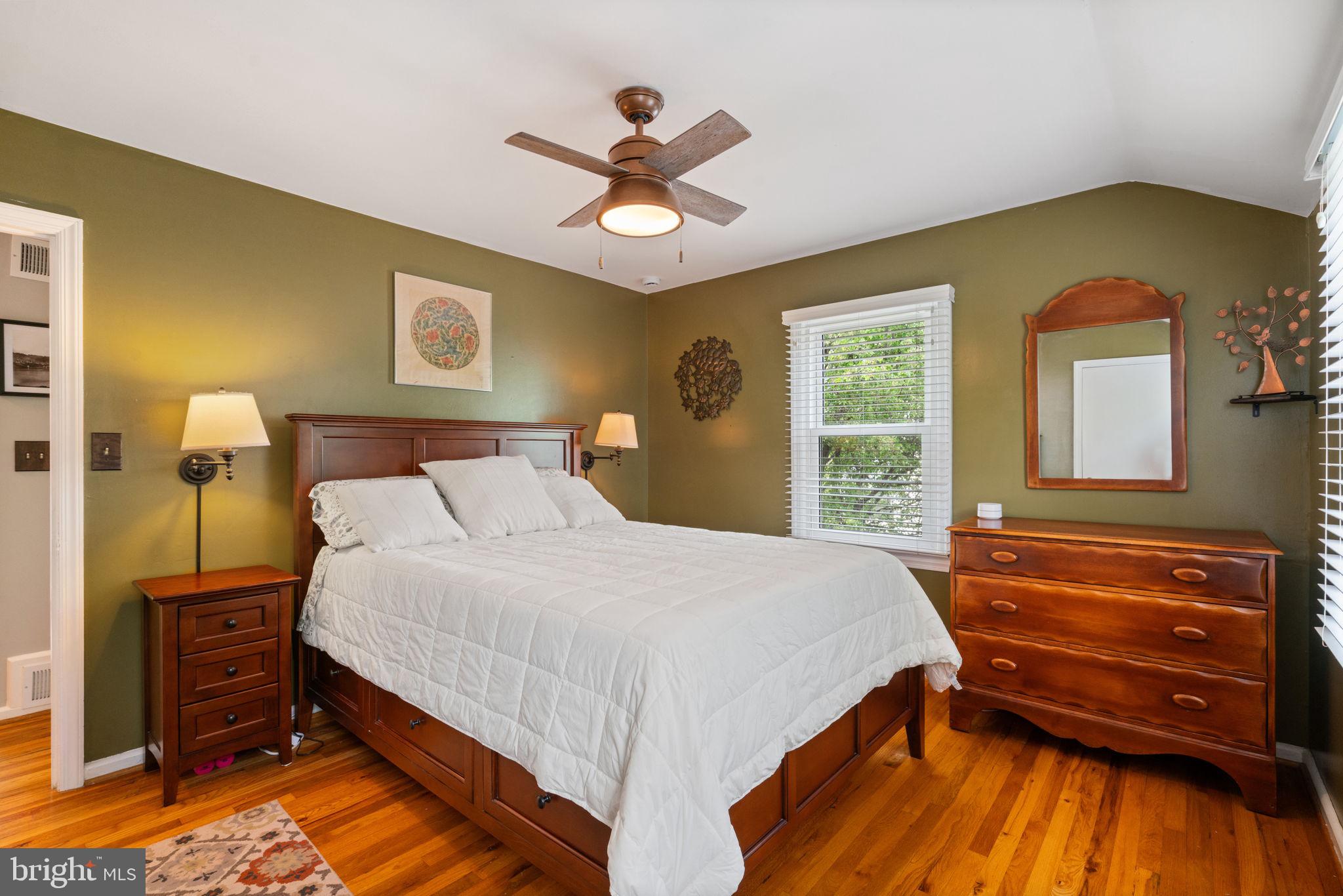 5950 WILLIAMSBURG ROAD