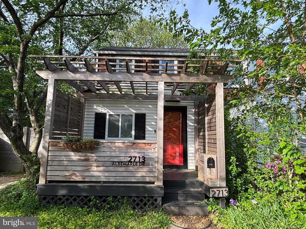 2713 ALBEMARLE DRIVE