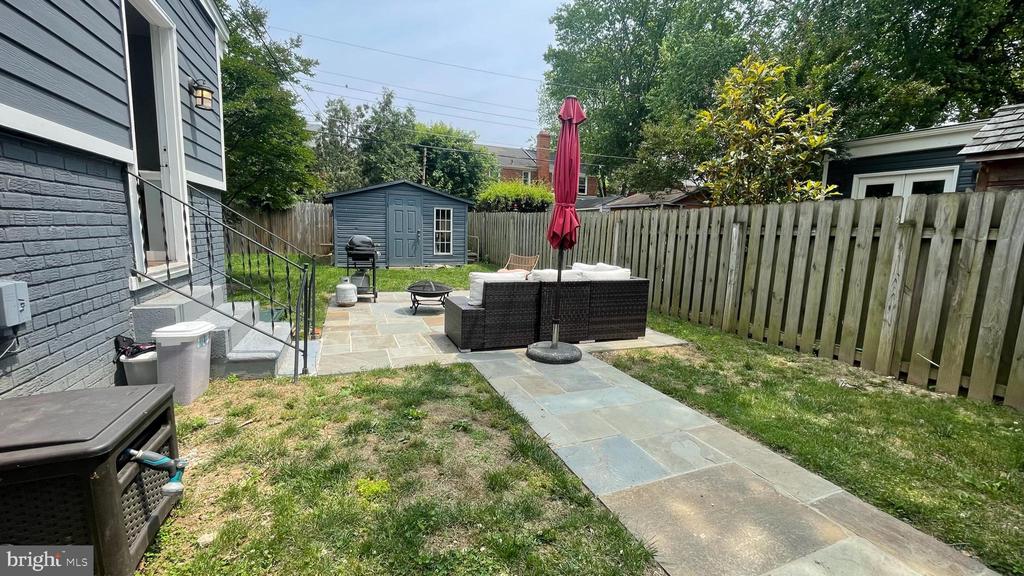 5951 WILLIAMSBURG ROAD