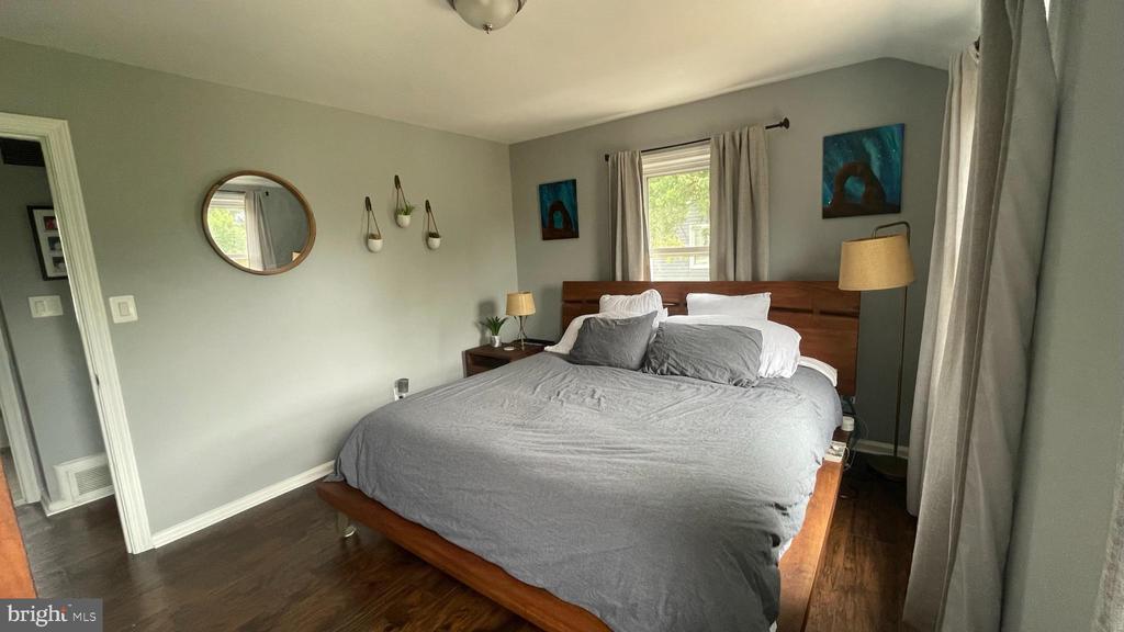 5951 WILLIAMSBURG ROAD