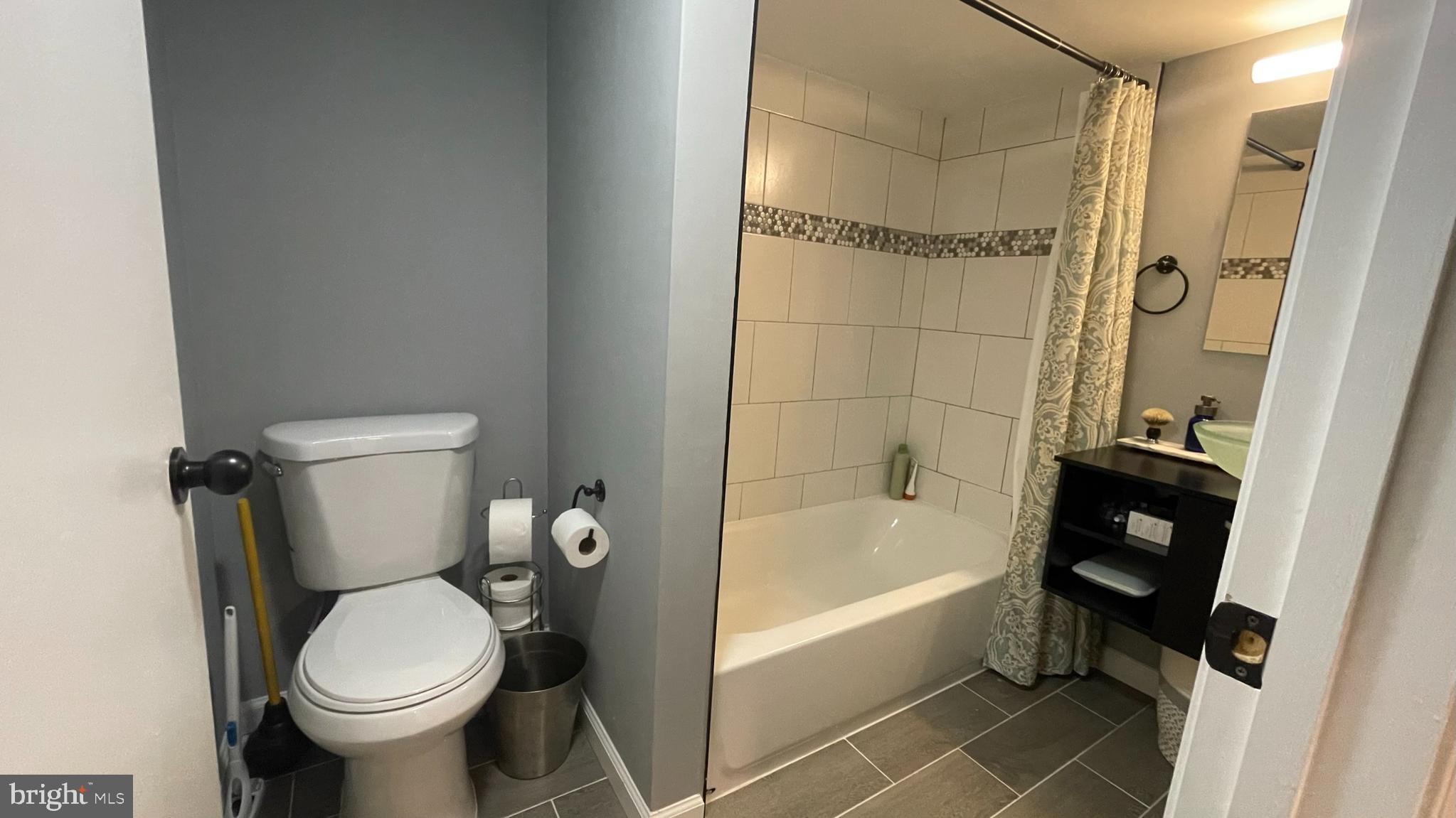 5951 WILLIAMSBURG ROAD