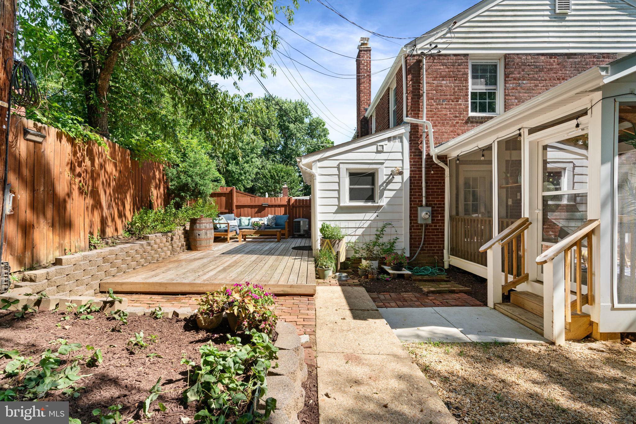 5909 EDGEHILL DRIVE
