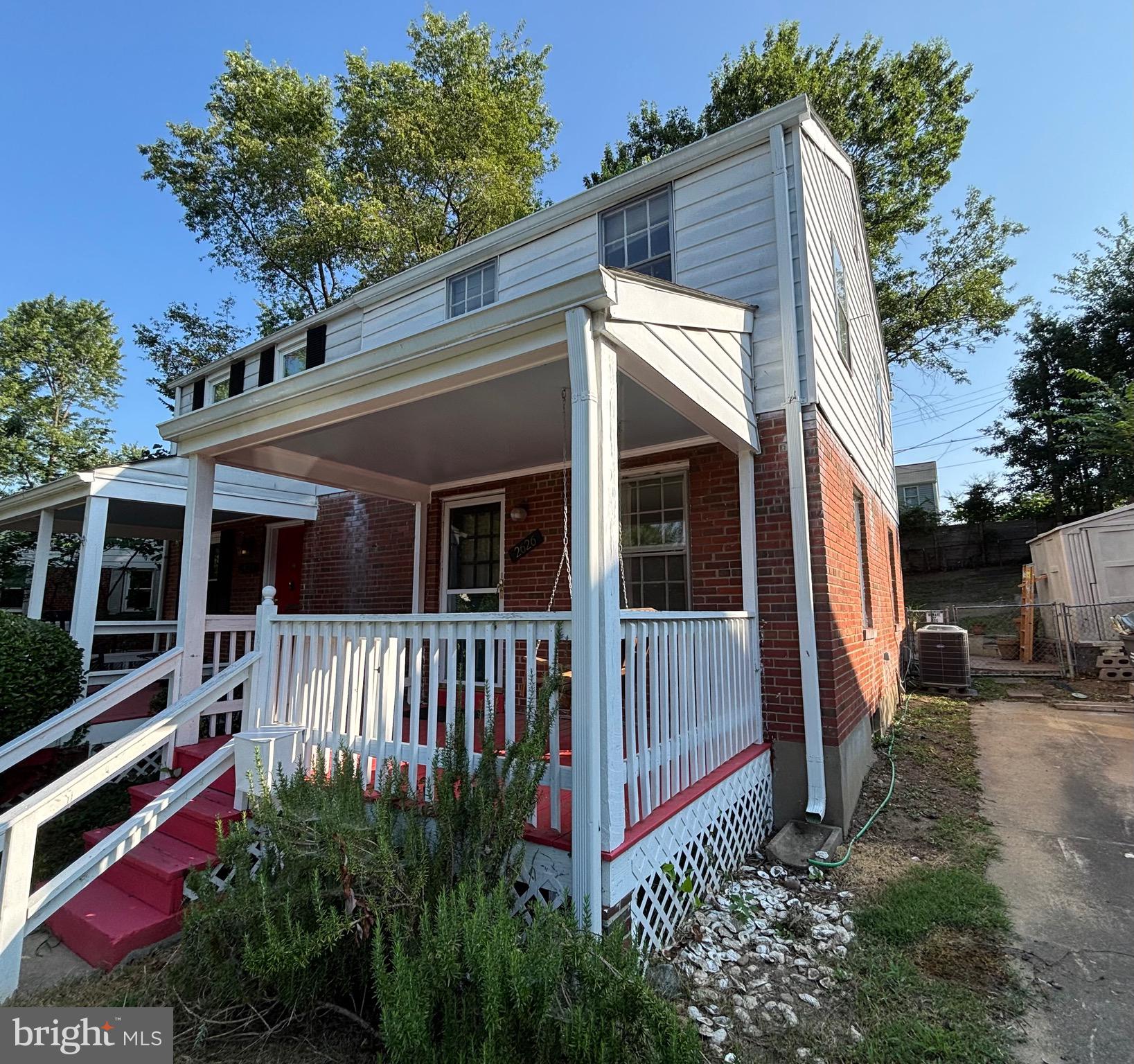 2626 FARMINGTON DRIVE
