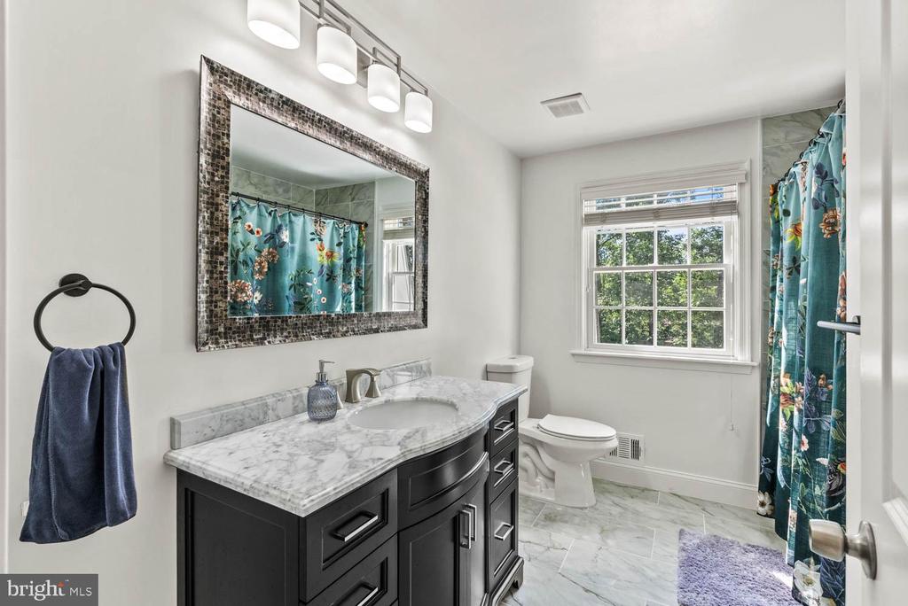9326 FAIRFAX STREET