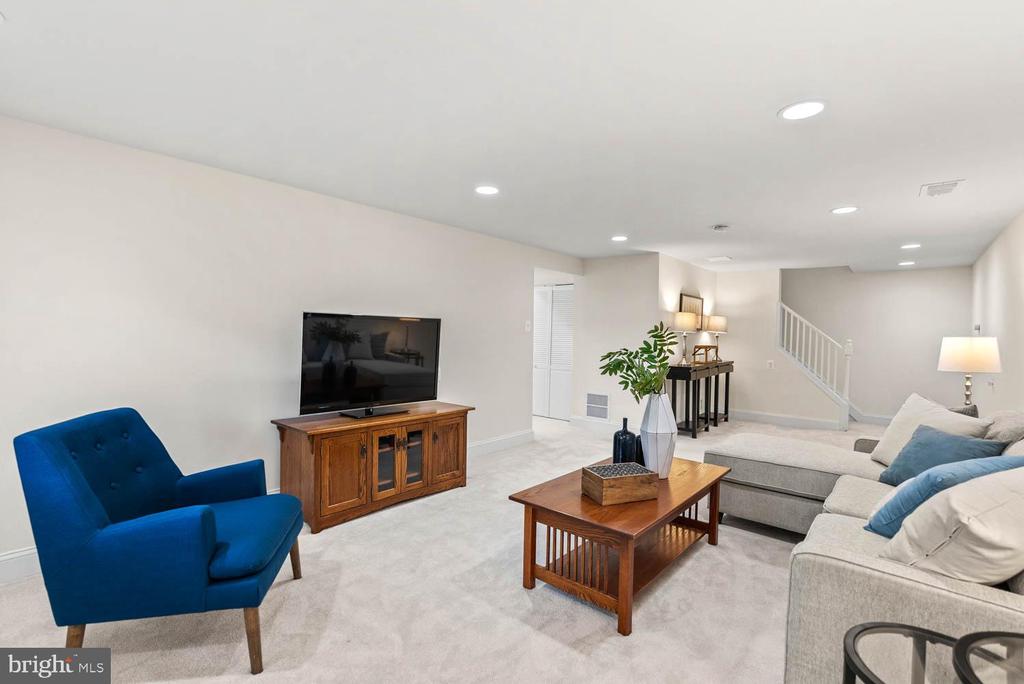 9326 FAIRFAX STREET