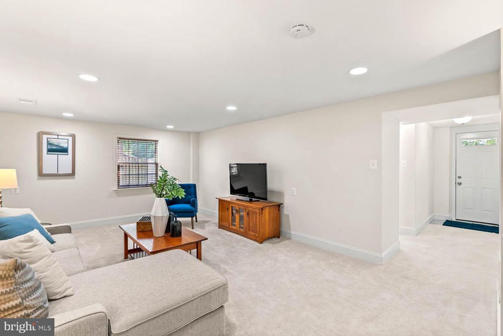 9326 FAIRFAX STREET
