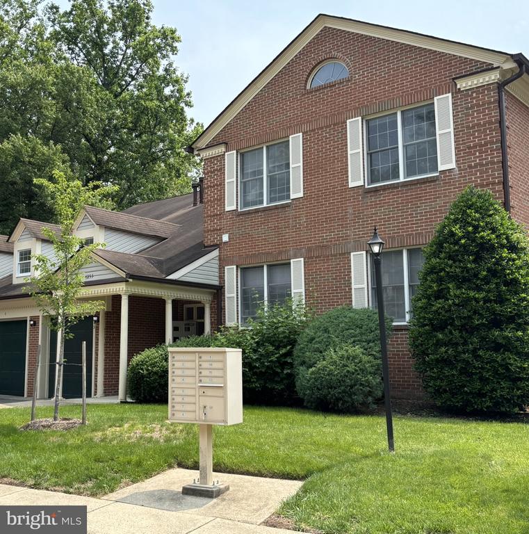 7253 GLEN HOLLOW COURT 53/4