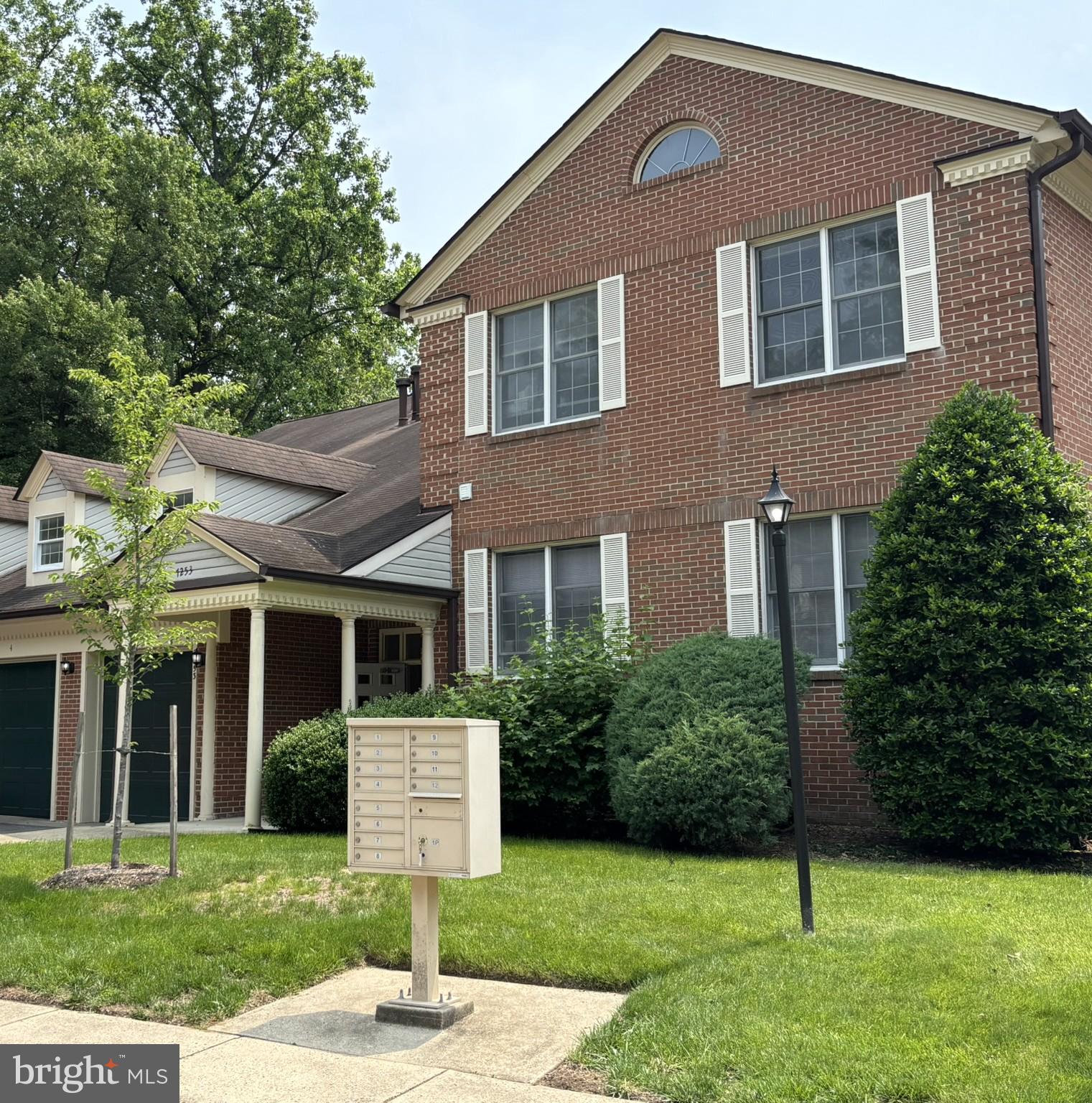 7253 GLEN HOLLOW COURT 53/4
