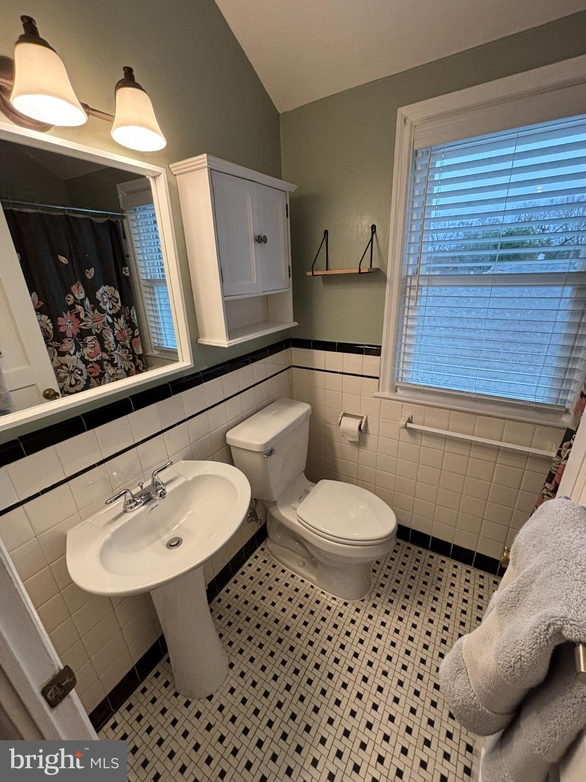 2803 ALBEMARLE DRIVE